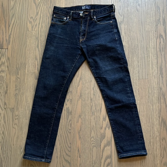 Gap Athletic Fit Jeans - 28 x 28 - Dark Rinse - Picture 1 of 6